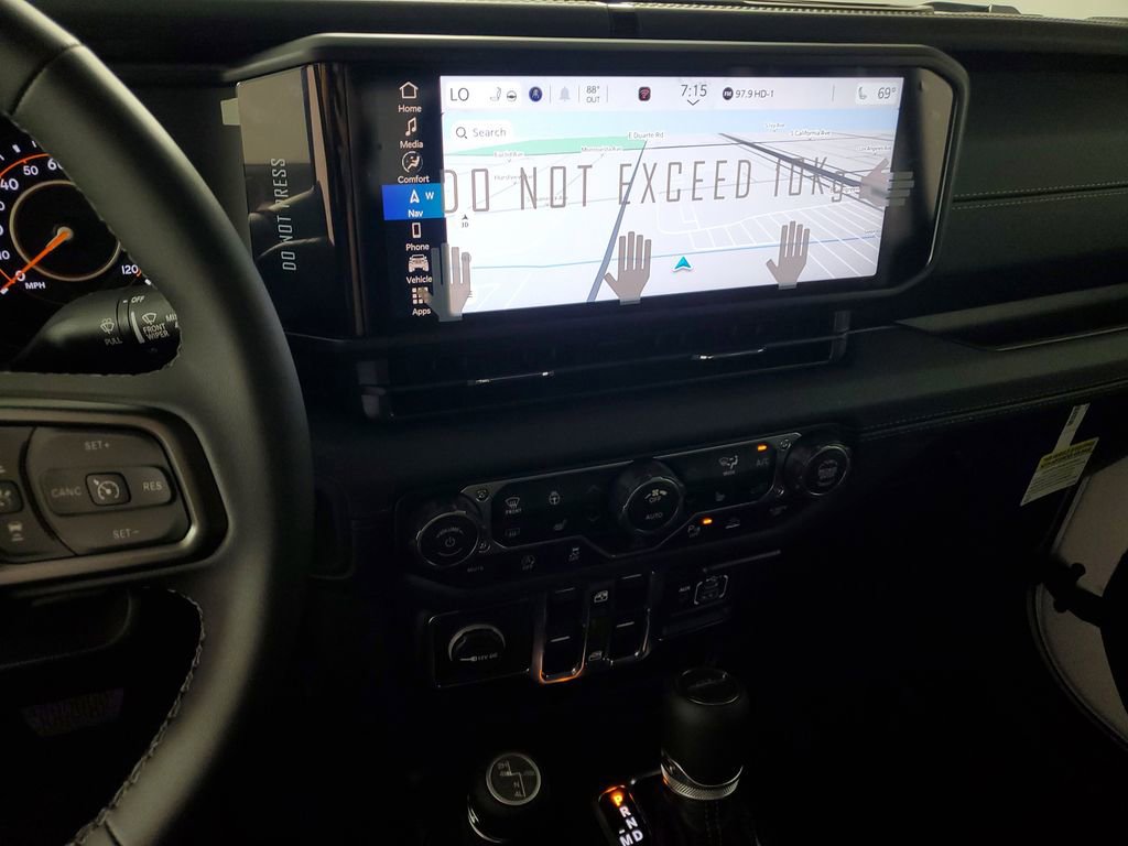 New 2025 Jeep Gladiator Sport image 16