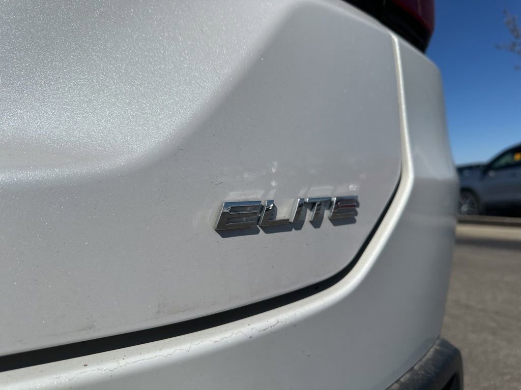 Used 2023 Honda Pilot Elite image 4