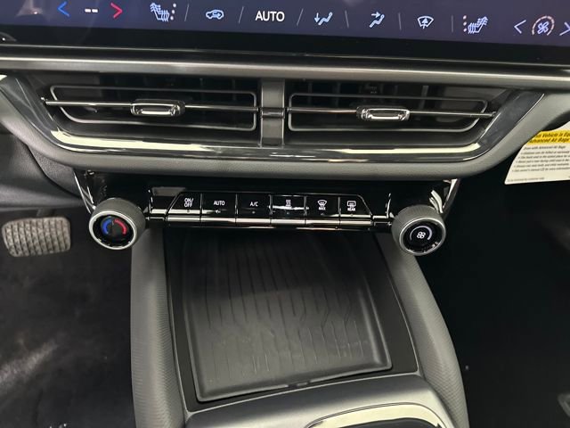 Used 2024 Chevrolet Equinox EV RS image 23