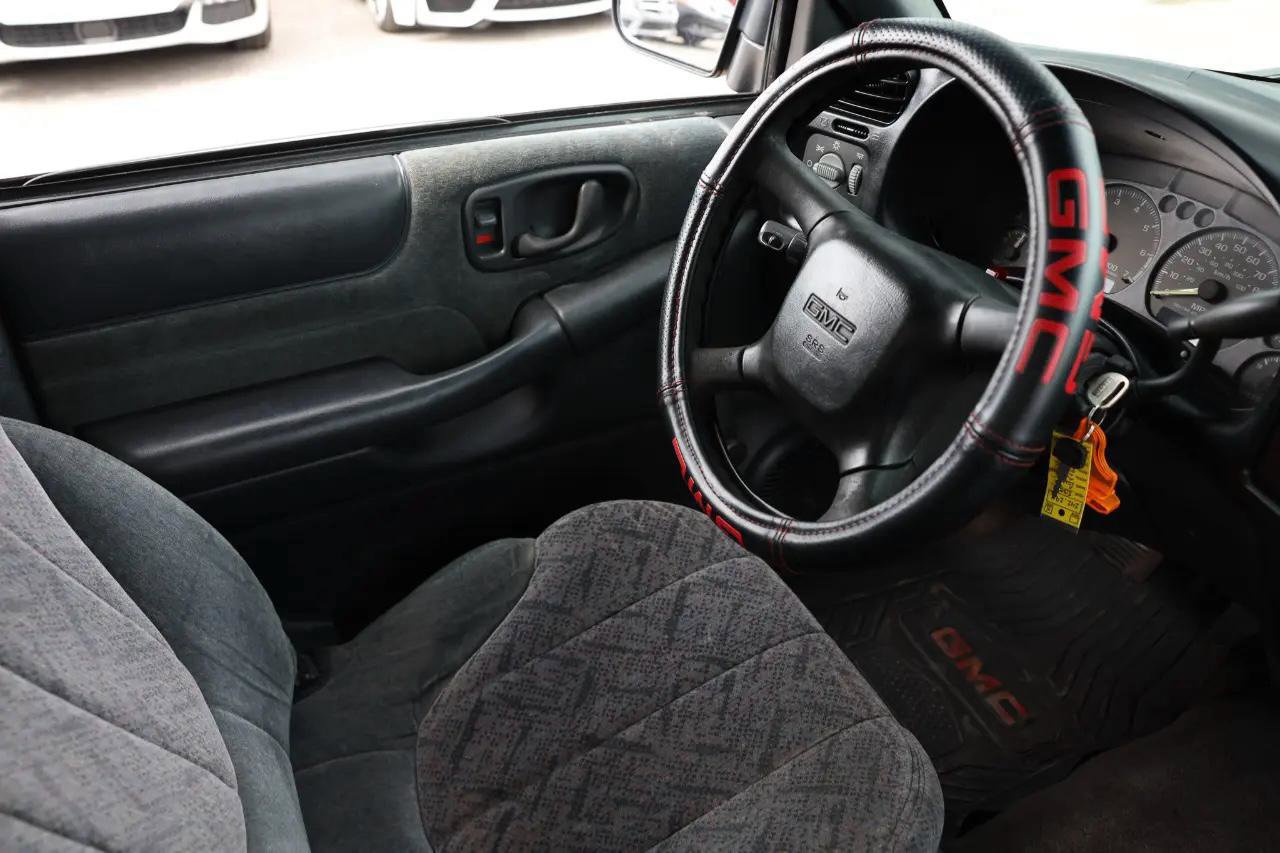 Used 2000 GMC Sonoma SLS w/ SLS Super Spec Pkg 1 image 14