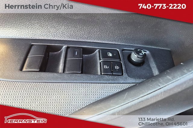 Used 2022 Toyota Corolla LE image 16