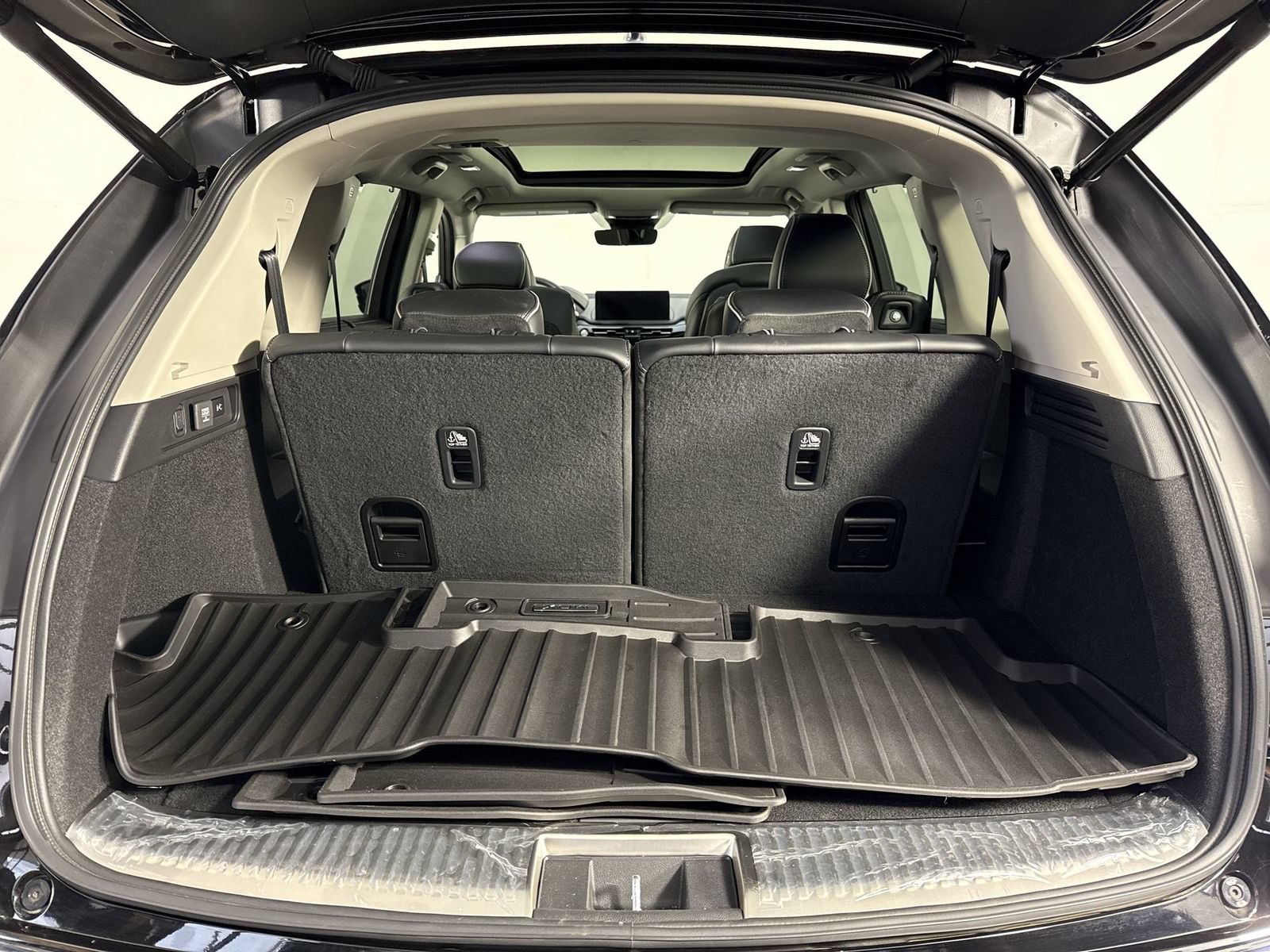Certified 2026 Acura MDX w/ Advance Package AWD/4WD image 35