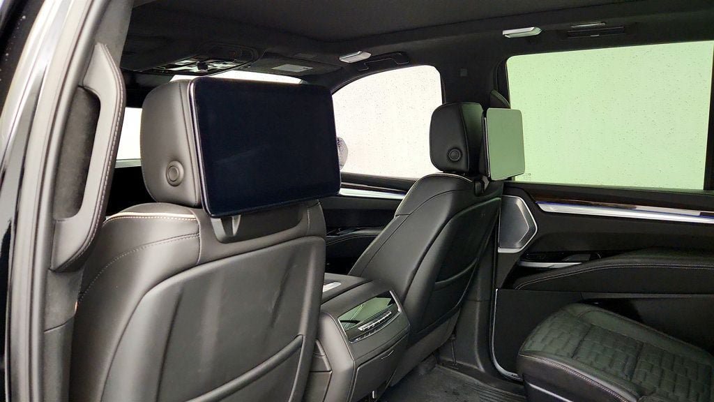 Used 2025 Cadillac Escalade Sport Platinum w/ LPO, ONYX Package AWD/4WD image 25