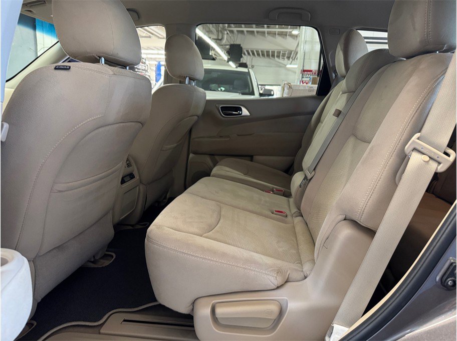 Used 2014 Nissan Pathfinder SV image 21