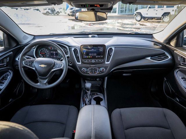 Used 2025 Chevrolet Malibu LT image 21