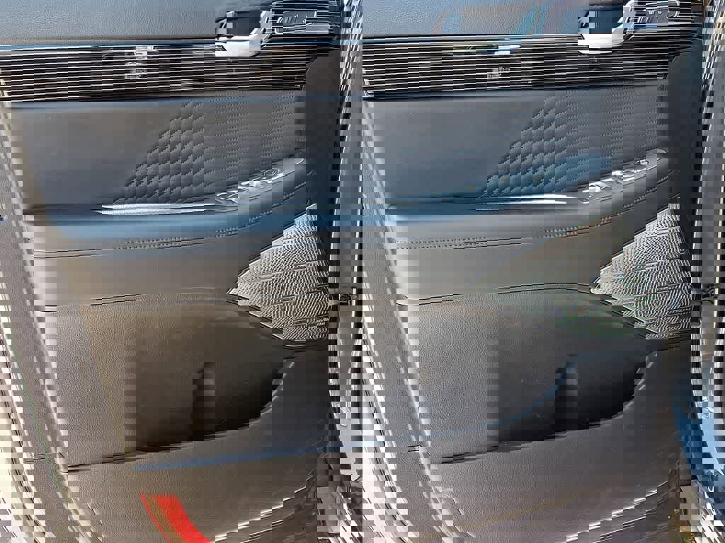 Used 2024 Hyundai Palisade Calligraphy image 13