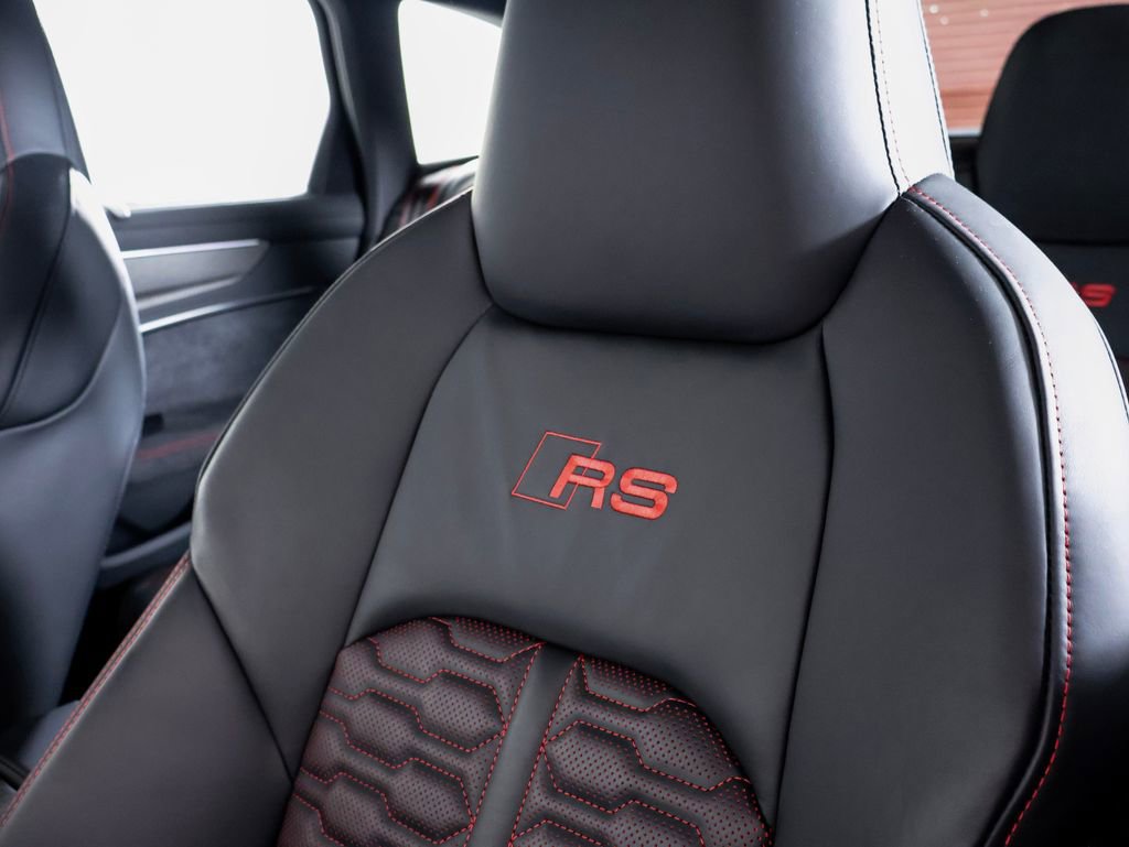 Used 2024 Audi RS 6 performance w/ Matte Carbon Package image 10