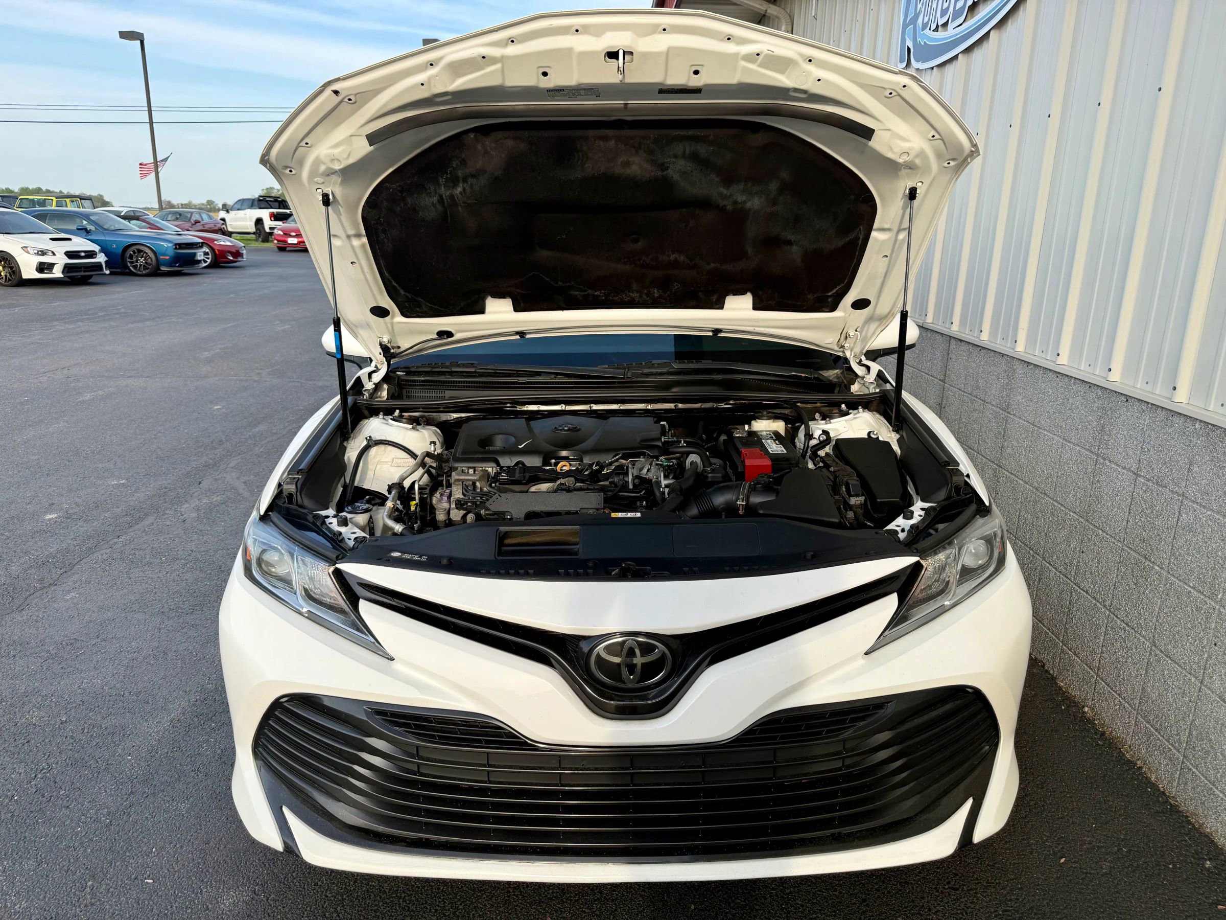 Used 2018 Toyota Camry LE FWD image 9