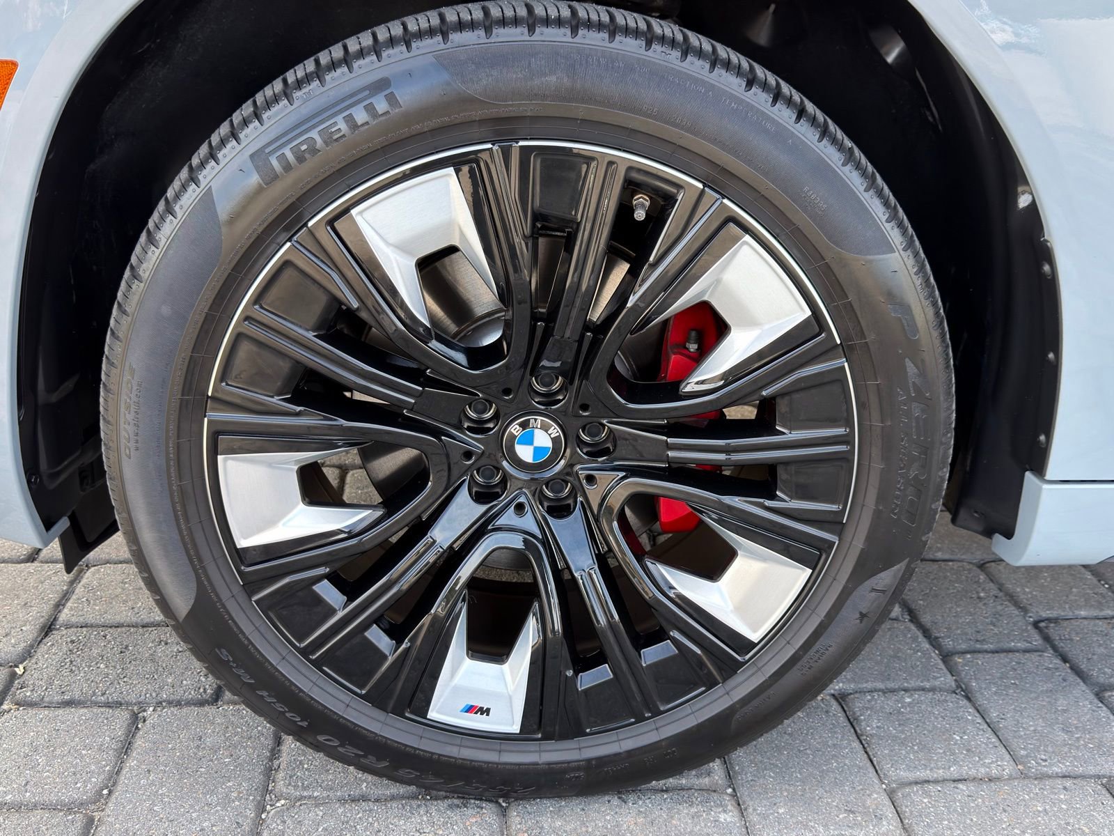 Certified 2025 BMW X3 xDrive30i w/ M Sport Package image 12