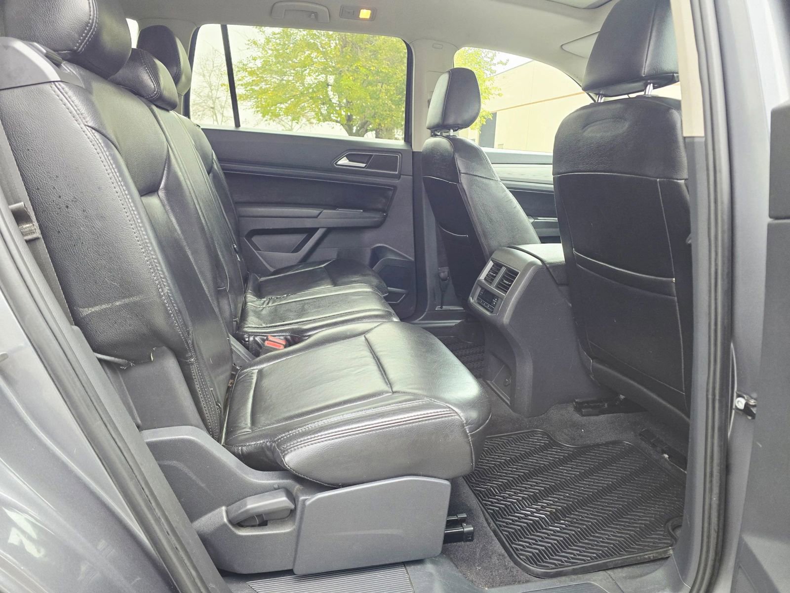 Used 2018 Volkswagen Atlas Launch Edition image 31