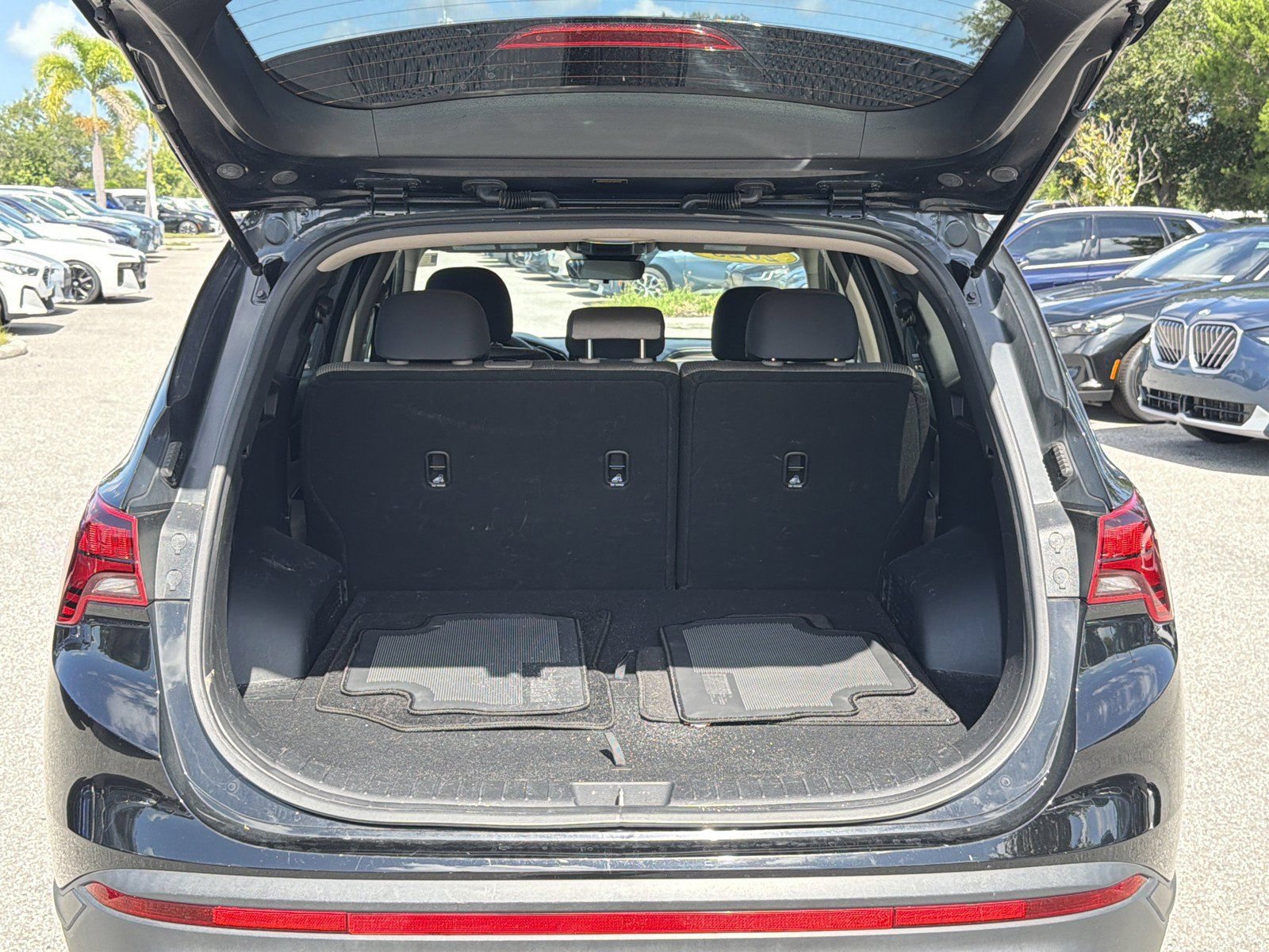 Used 2023 Hyundai Santa Fe SE FWD image 12