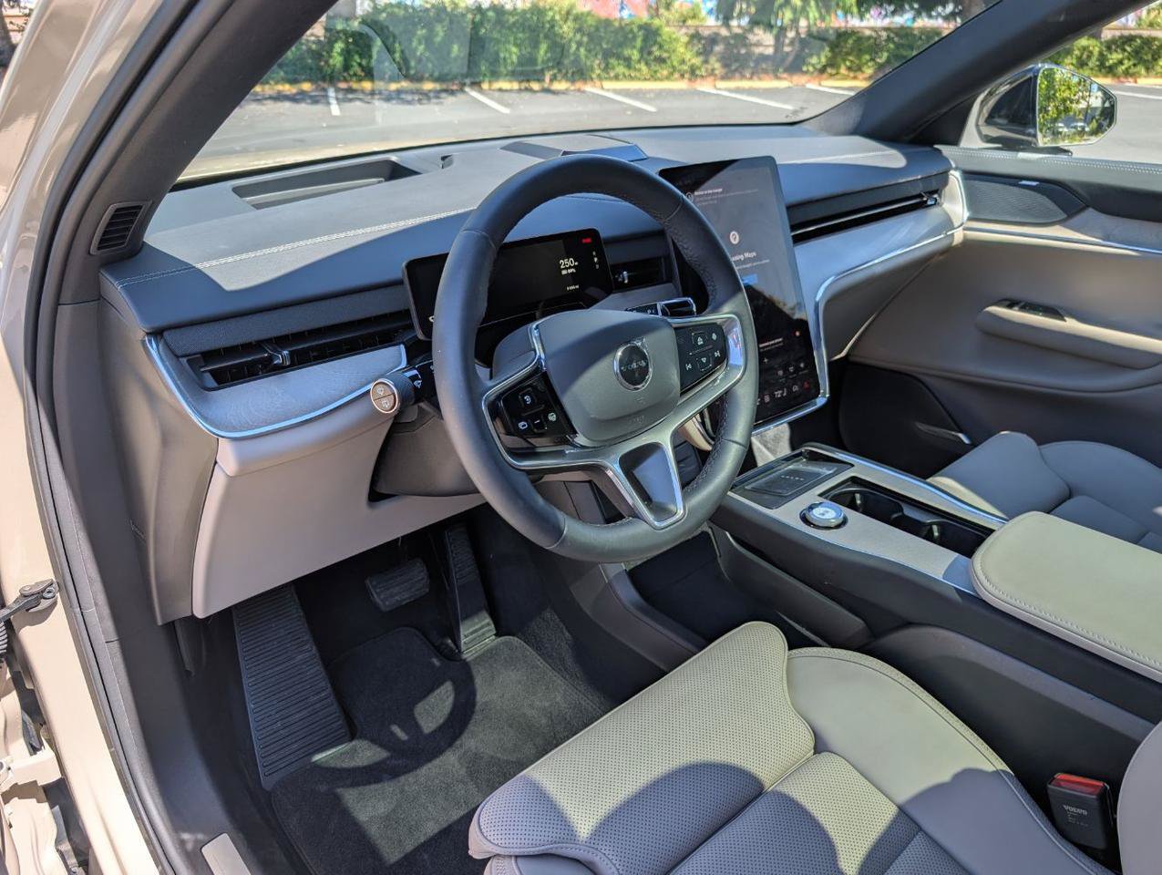 Used 2025 Volvo EX90 Ultra AWD/4WD image 9