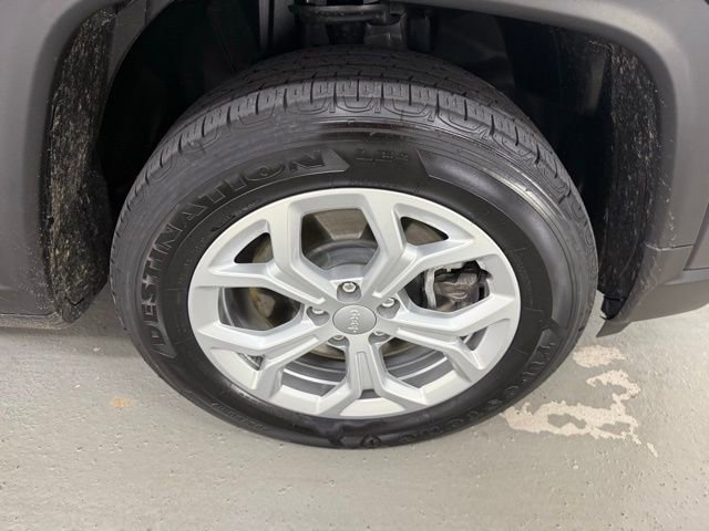 Used 2024 Jeep Compass Sport image 5