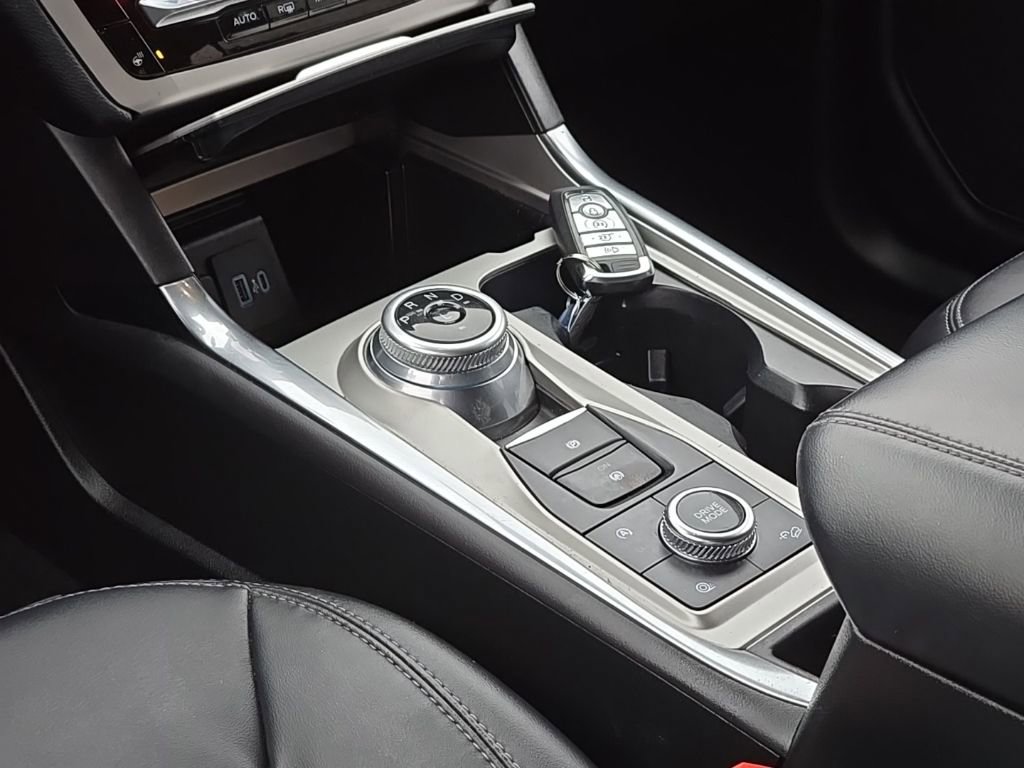 Used 2023 Ford Explorer XLT w/ Equipment Group 202A image 13