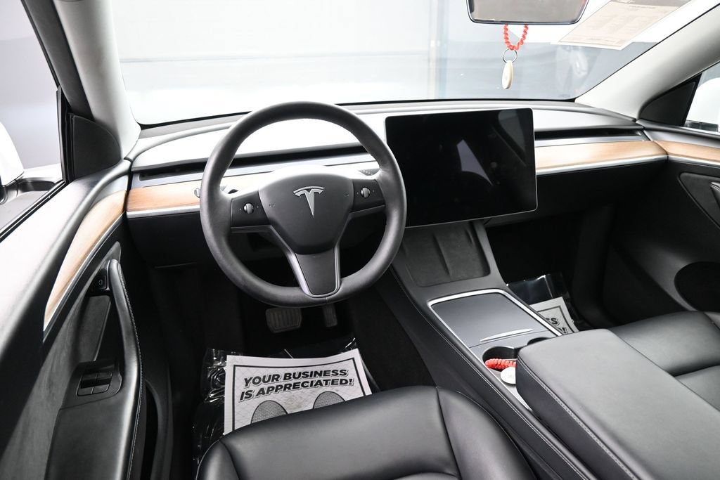 Used 2024 Tesla Model Y 2WD image 14
