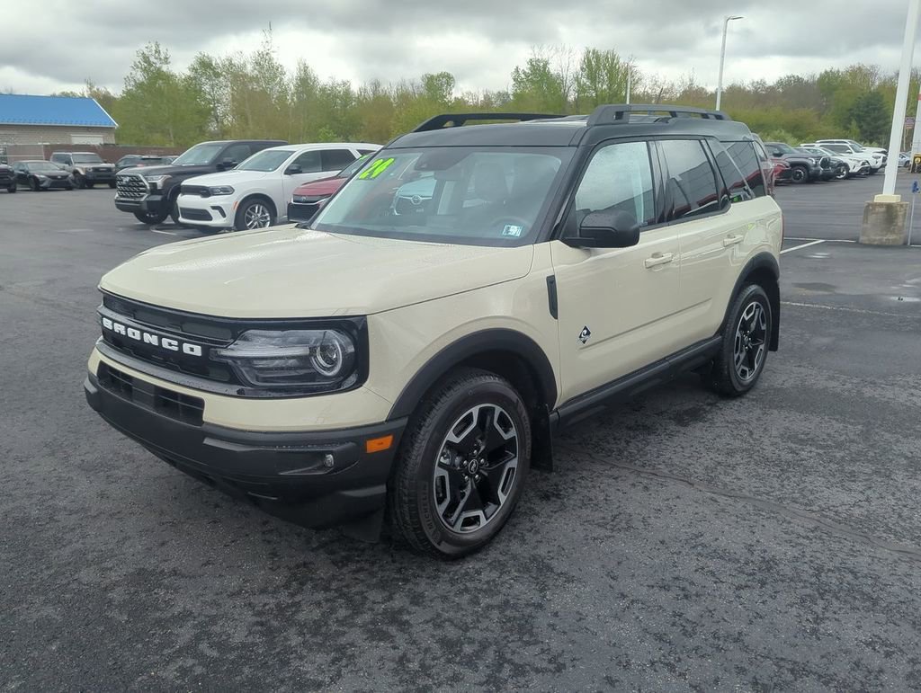 Used 2024 Ford Bronco Sport Outer Banks w/ Tech Package AWD/4WD image 4