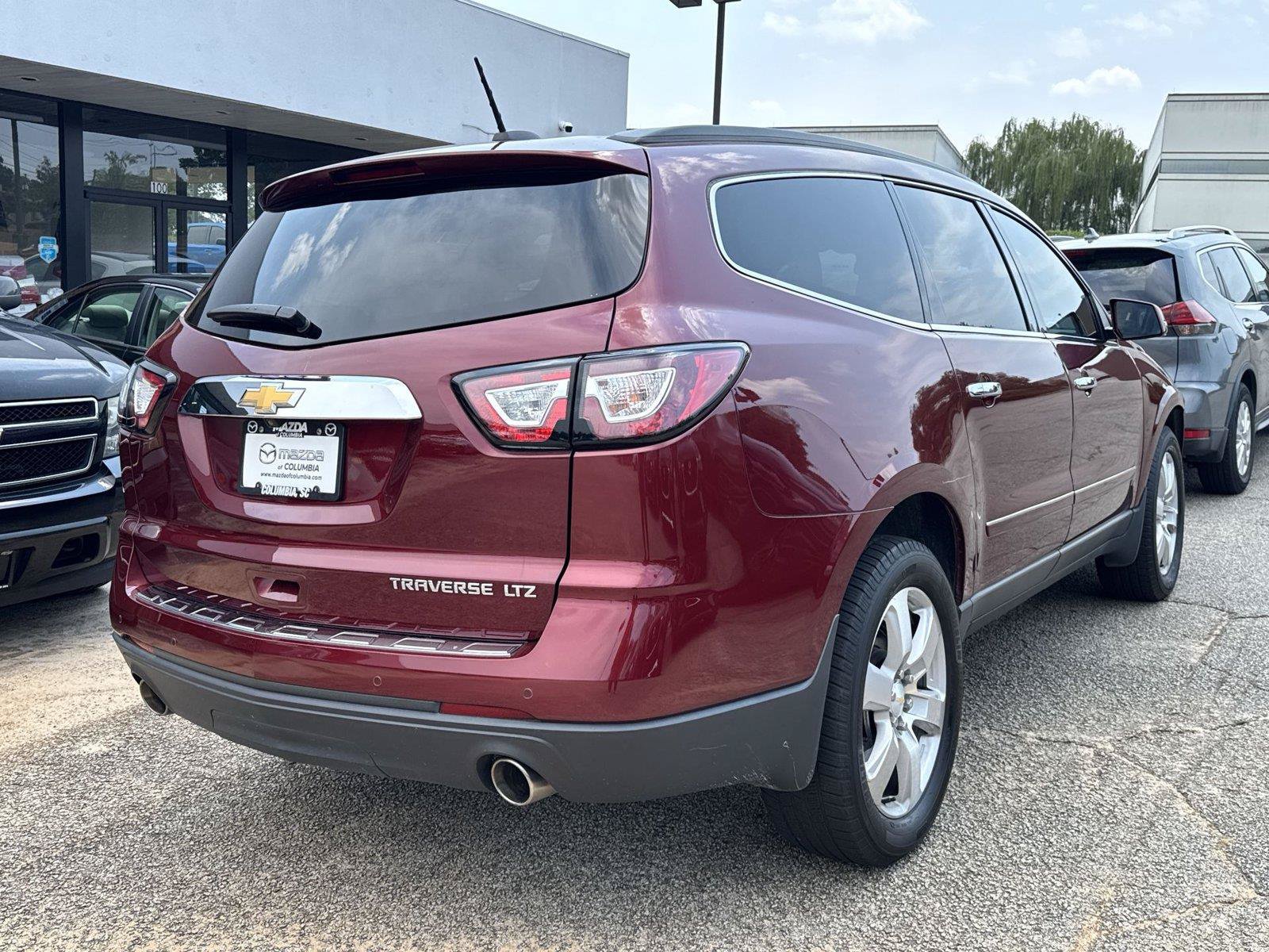 Used 2016 Chevrolet Traverse LTZ FWD image 7