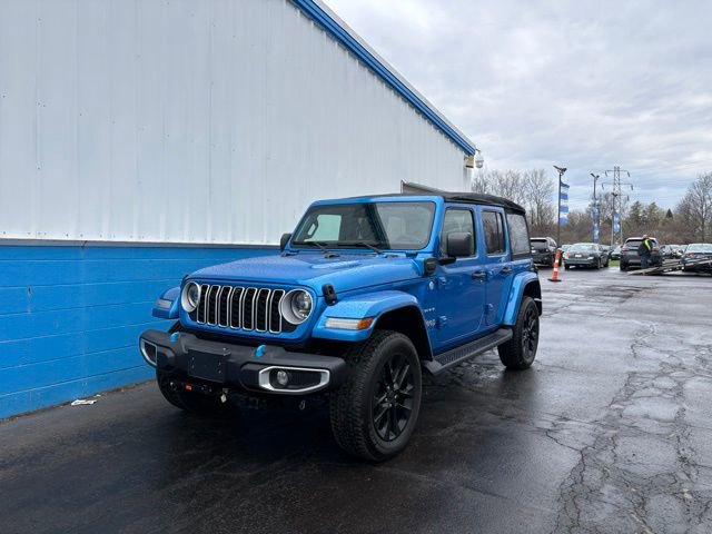 Used 2024 Jeep Wrangler Unlimited Sahara w/ Technology Group image 4