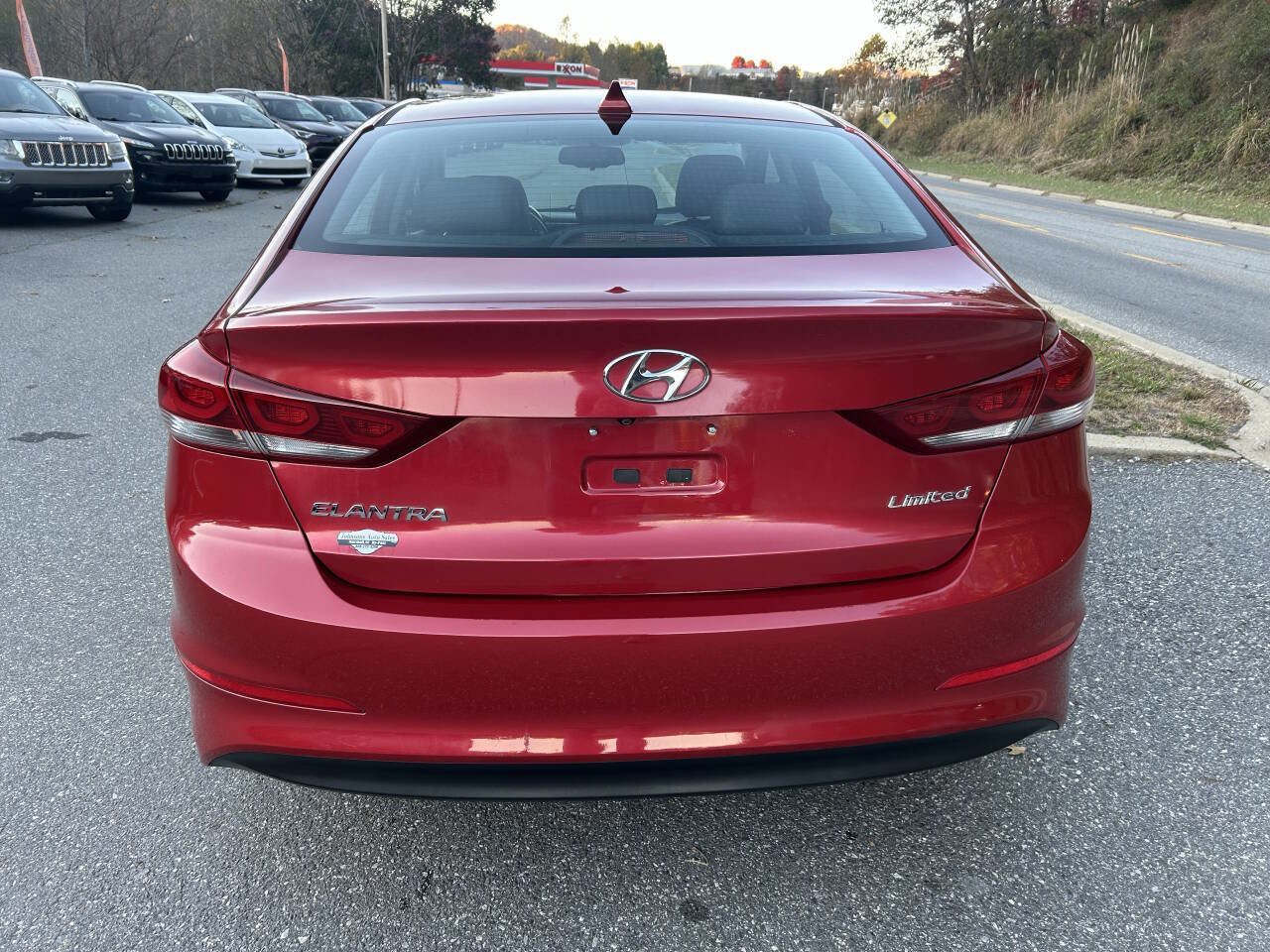 Used 2017 Hyundai Elantra Limited image 6