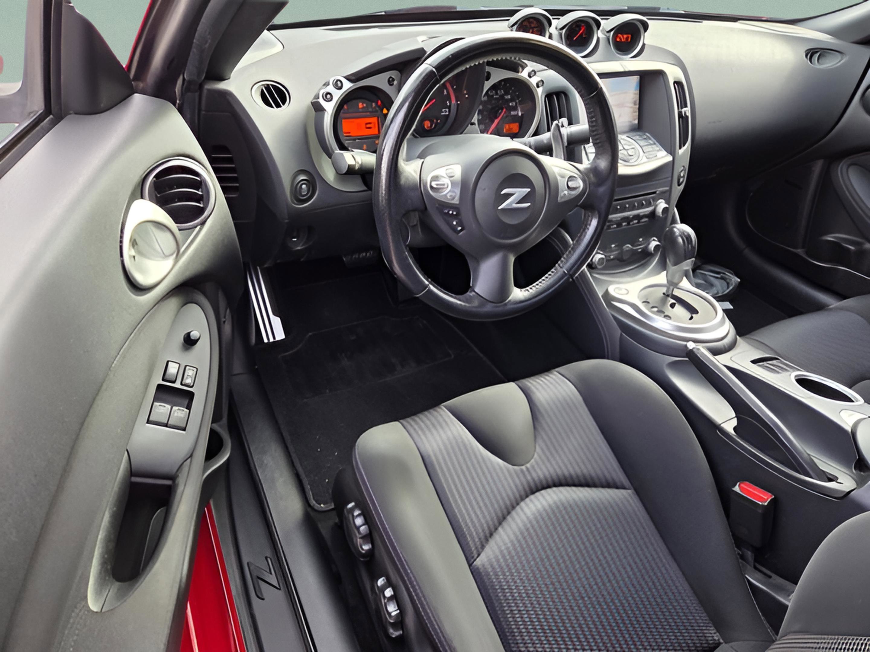 Used 2016 Nissan 370Z Sport Tech image 8