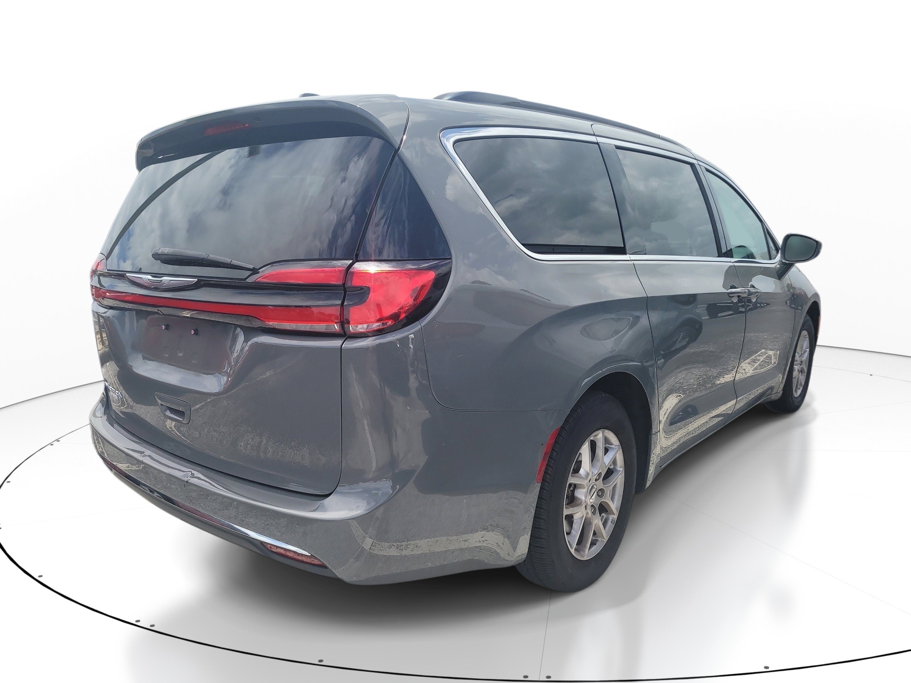 Used 2022 Chrysler Pacifica Touring-L FWD image 7
