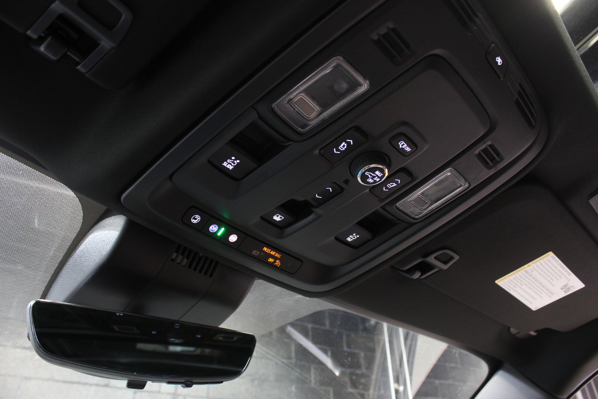 Used 2025 GMC Yukon Denali Ultimate w/ LPO, Floor Liner Package AWD/4WD image 26