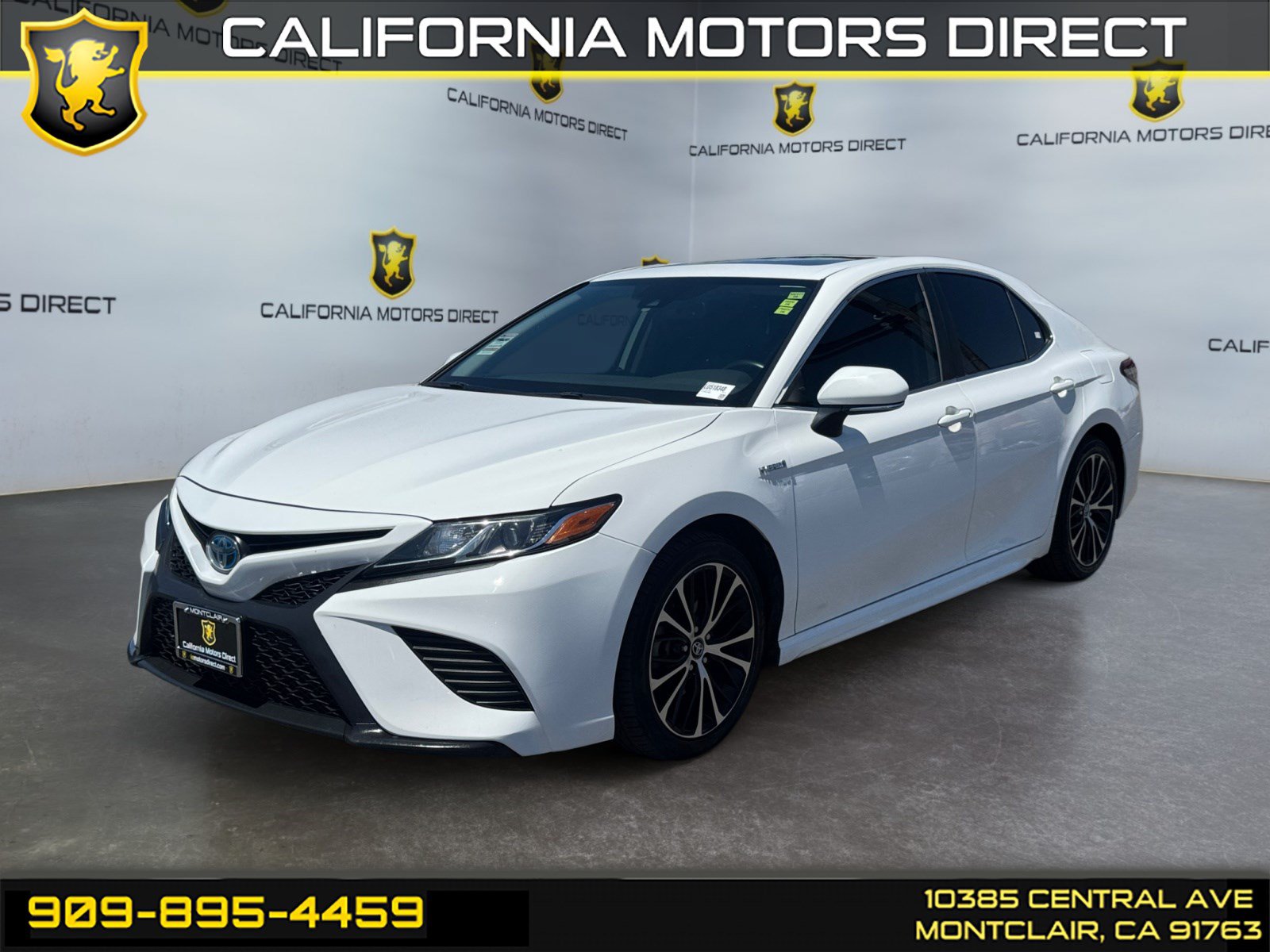 Used 2020 Toyota Camry SE w/ Sunroof Package FWD image 1