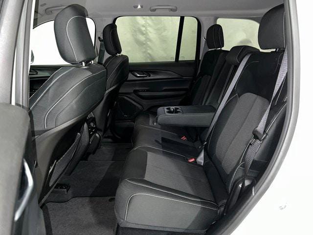 Certified 2023 Jeep Grand Cherokee Laredo image 21