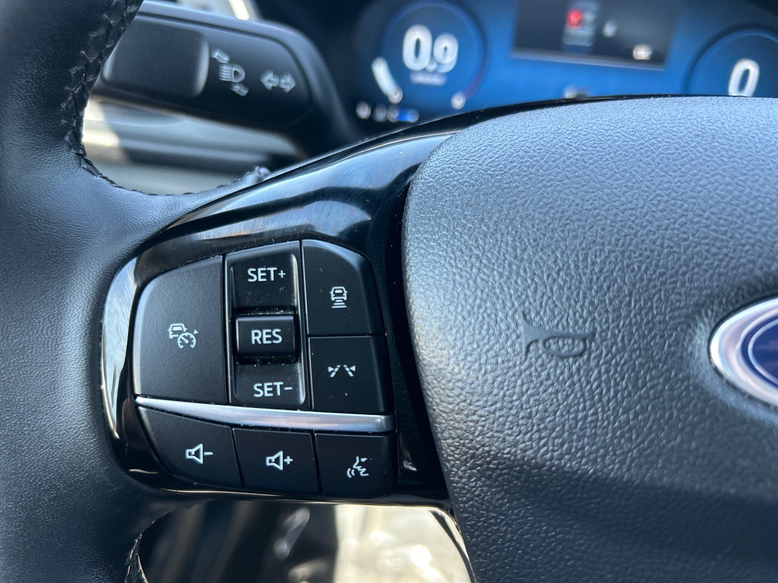 Certified 2023 Ford Escape Platinum AWD/4WD image 23