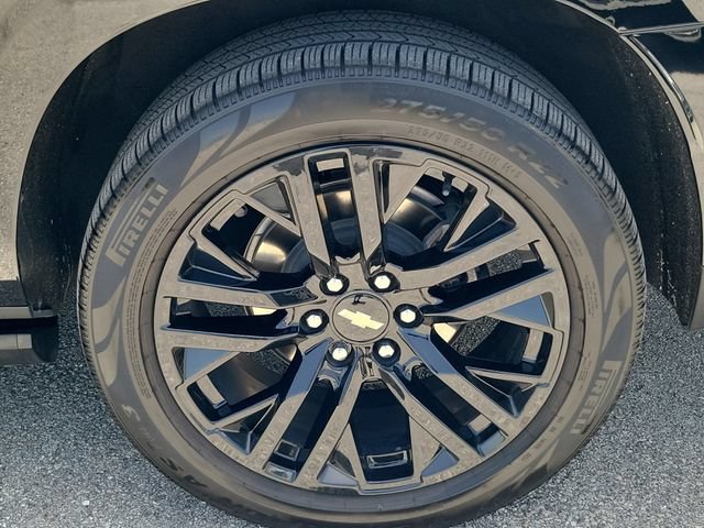 Used 2024 Chevrolet Suburban High Country AWD/4WD image 8