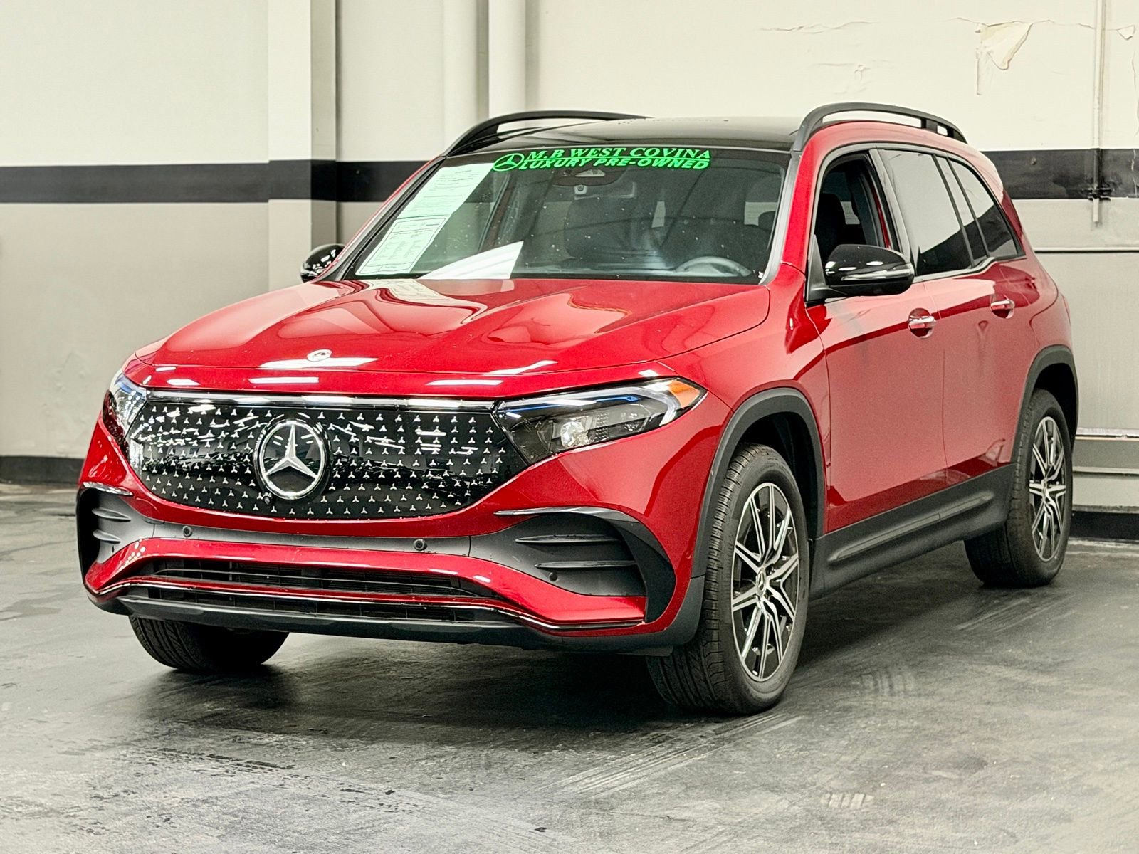 Used 2024 Mercedes-Benz EQB 300 4MATIC image 7