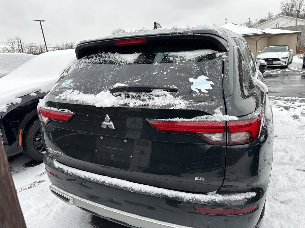 Used 2024 Mitsubishi Outlander SE image 4