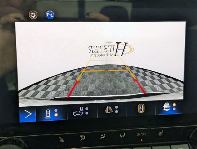 Used 2023 Chevrolet Colorado LT w/ LT Convenience Package II image 21