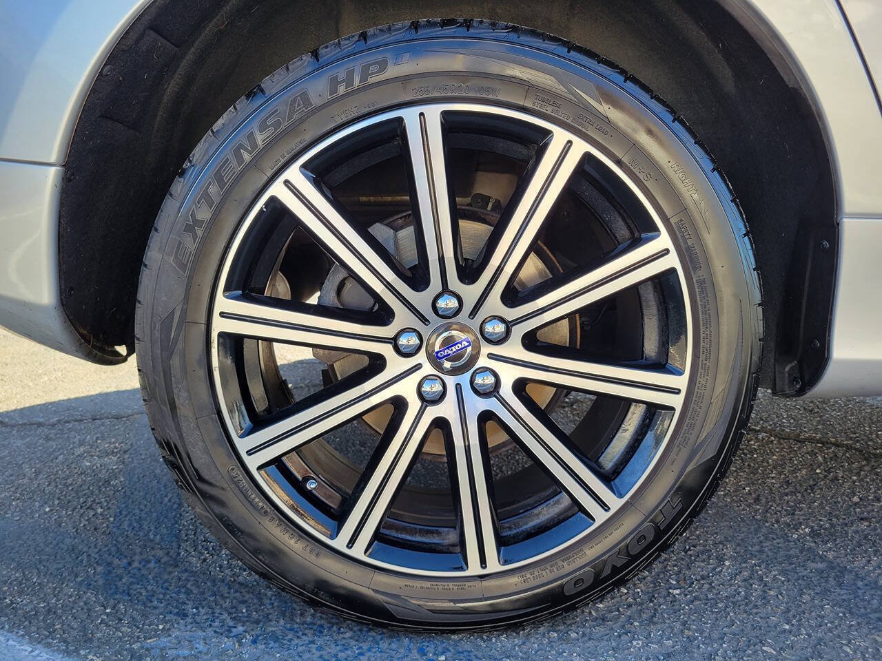 Used 2015 Volvo XC60 T5 Premier w/ Proximity Package FWD image 12