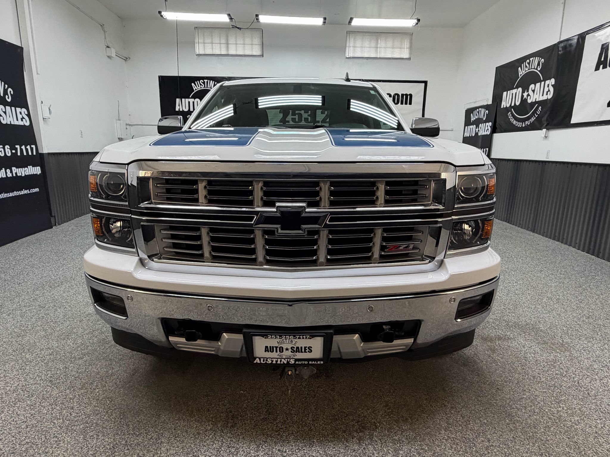 Used 2015 Chevrolet Silverado 1500 LTZ Z71 w/ LTZ Plus Package AWD/4WD image 5