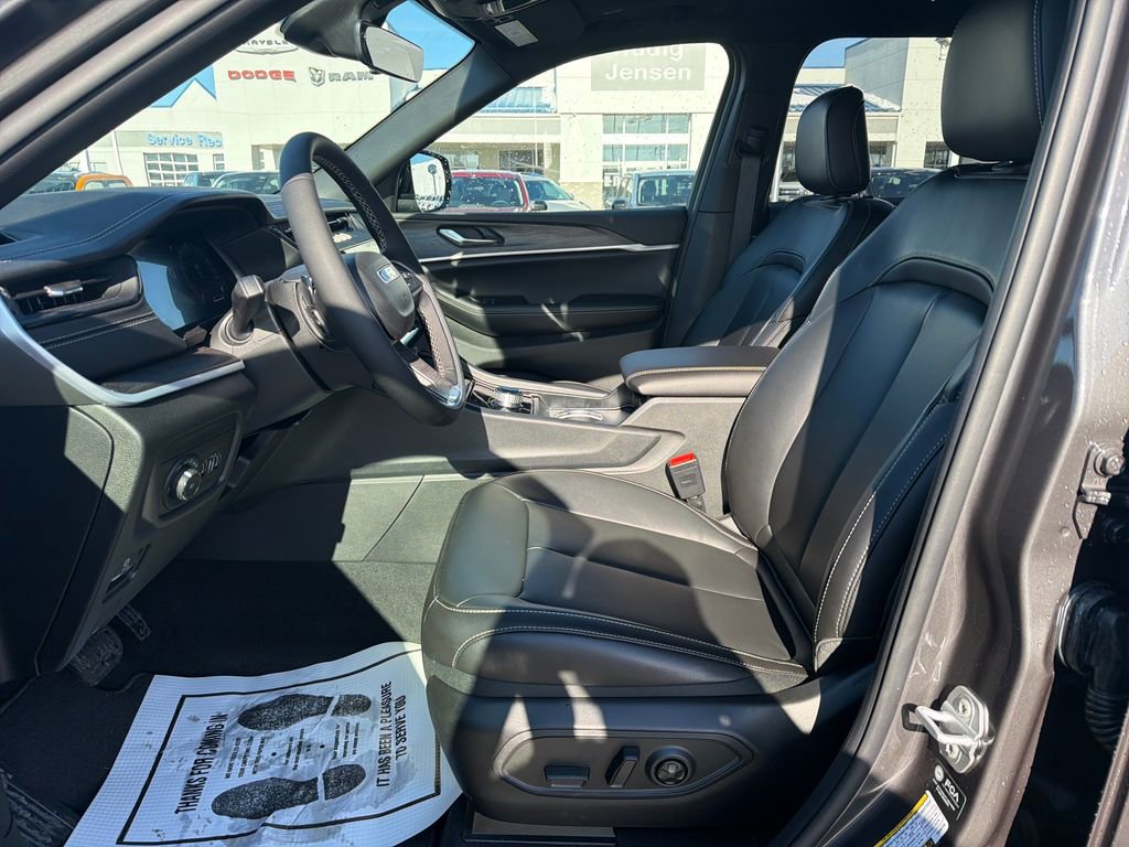 New 2026 Jeep Grand Cherokee L Limited w/ Limited Altitude Package image 9