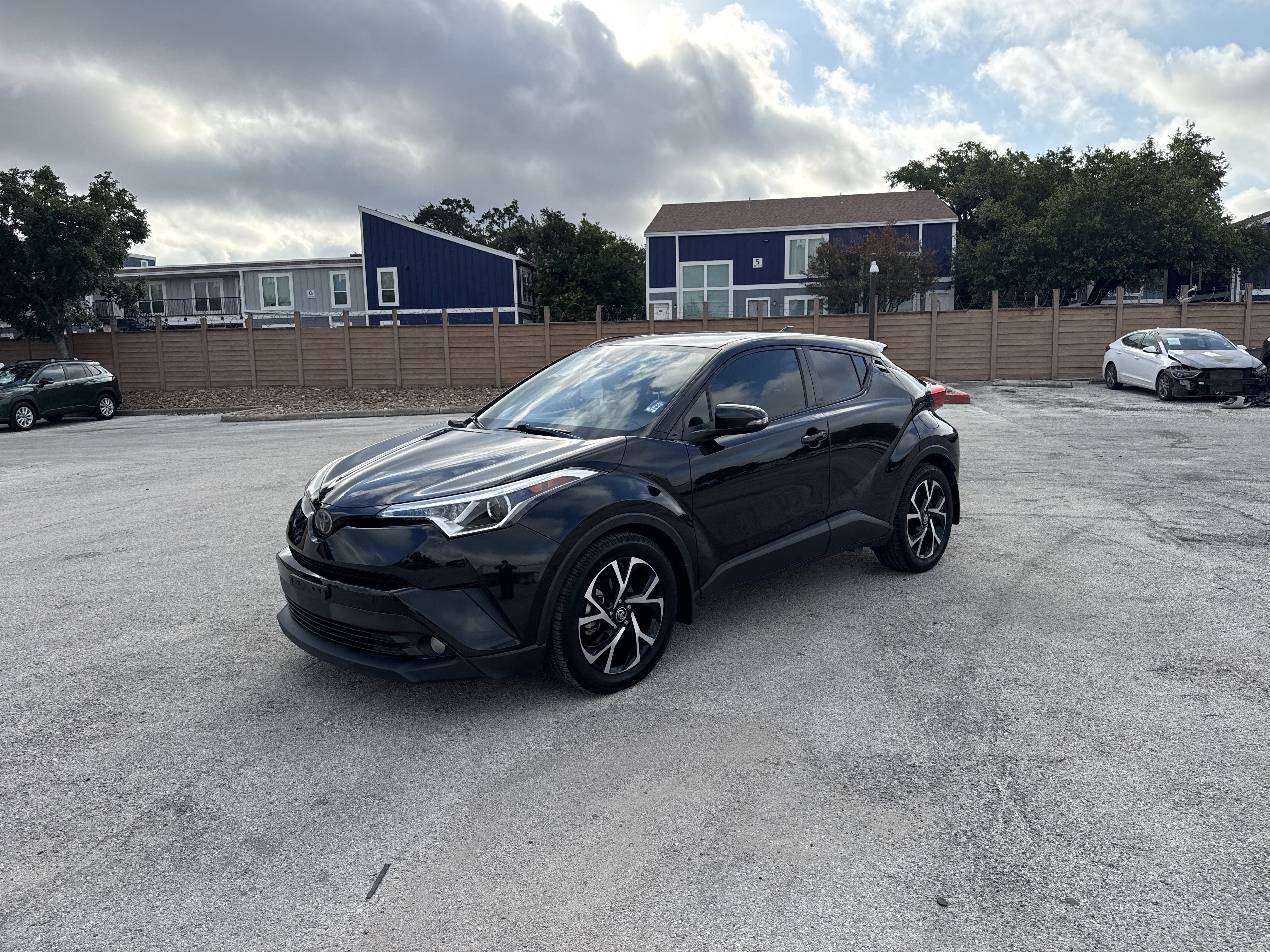 Used 2018 Toyota C-HR XLE FWD image 8