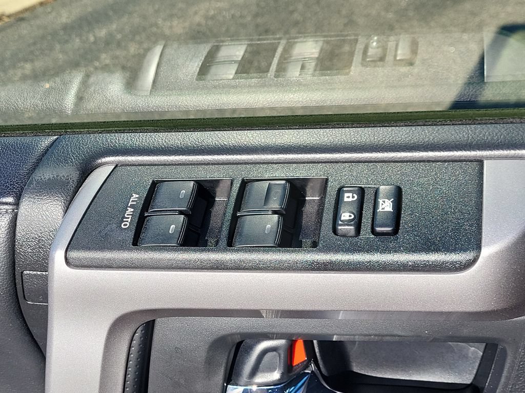 Used 2022 Toyota 4Runner SR5 AWD/4WD image 10