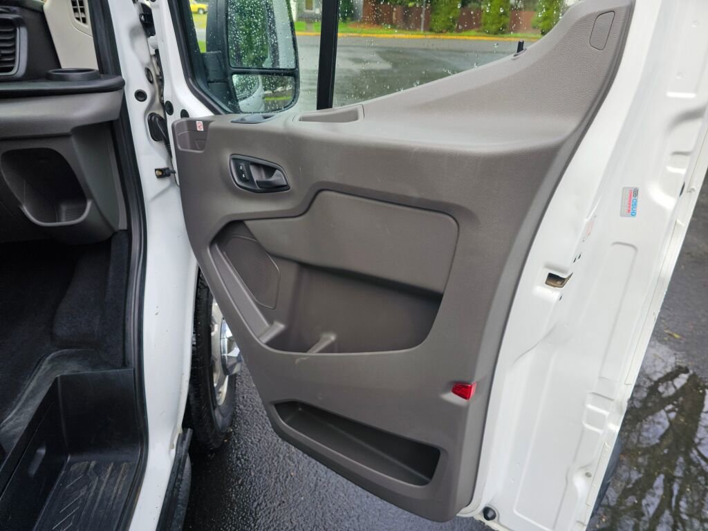 Used 2020 Ford Transit 150 XLT image 9