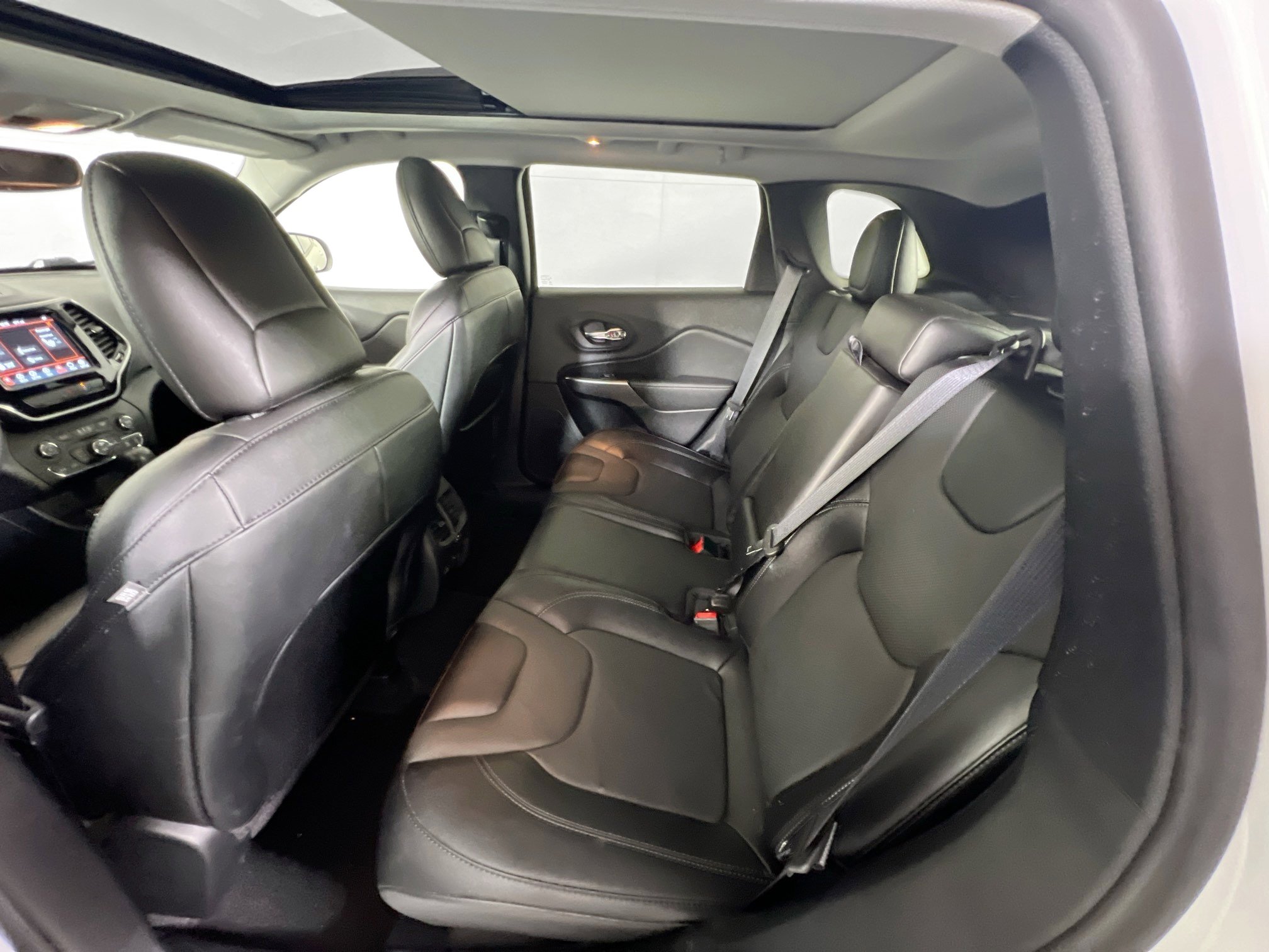 Used 2022 Jeep Cherokee Limited image 24