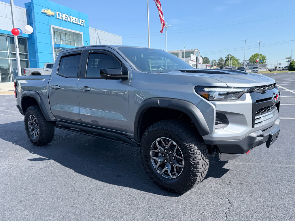 Used 2025 Chevrolet Colorado ZR2 w/ Technology Package AWD/4WD image 2