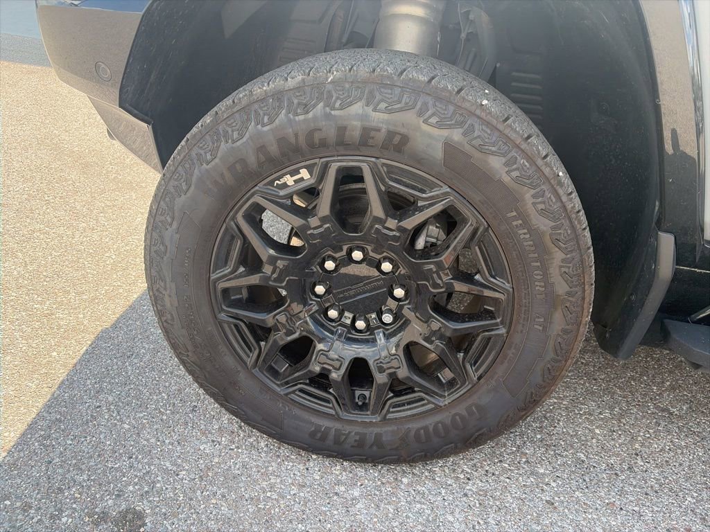 Certified 2024 GMC Hummer EV 2X AWD/4WD image 12