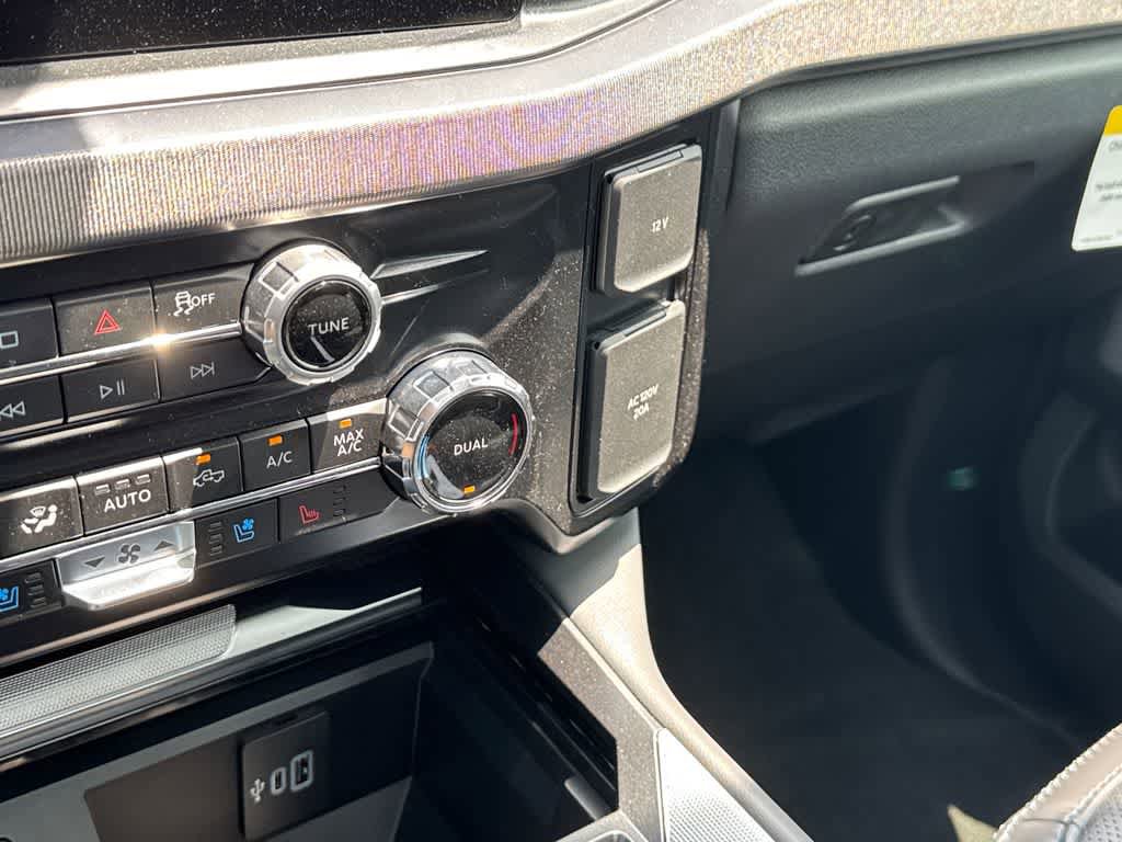 New 2025 Ford F250 Platinum image 26