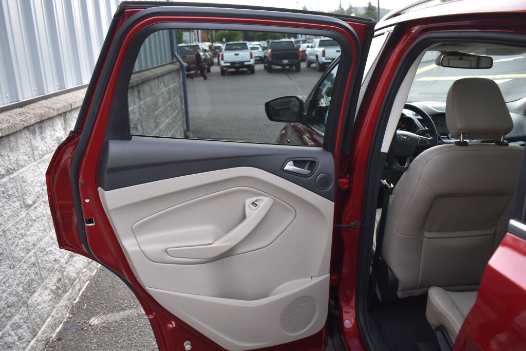 Used 2019 Ford Escape Titanium AWD/4WD image 19