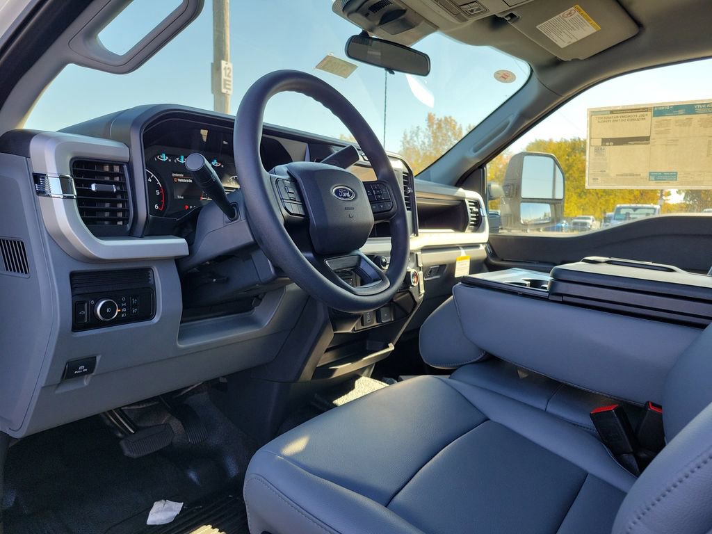 New 2025 Ford F450 XL w/ XL Chrome Package image 18