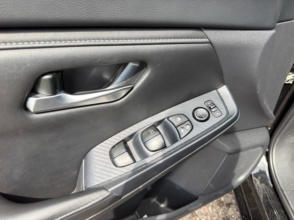 Used 2024 Nissan Sentra SV FWD image 11
