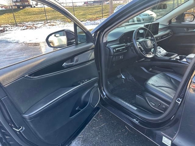 Used 2022 Lincoln Nautilus Reserve image 22