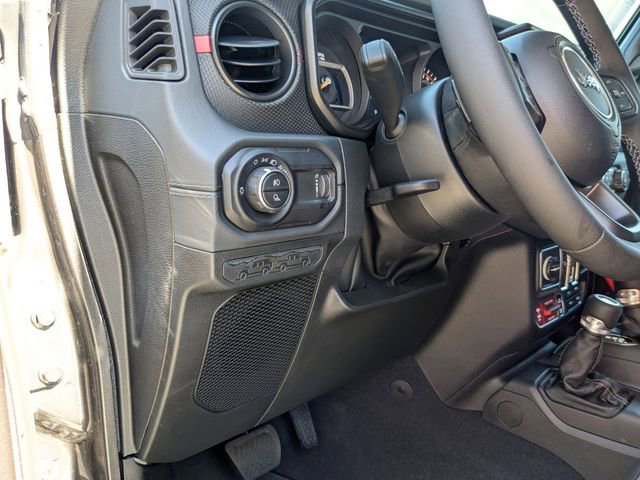 New 2026 Jeep Gladiator Rubicon w/ Safety Group AWD/4WD image 15