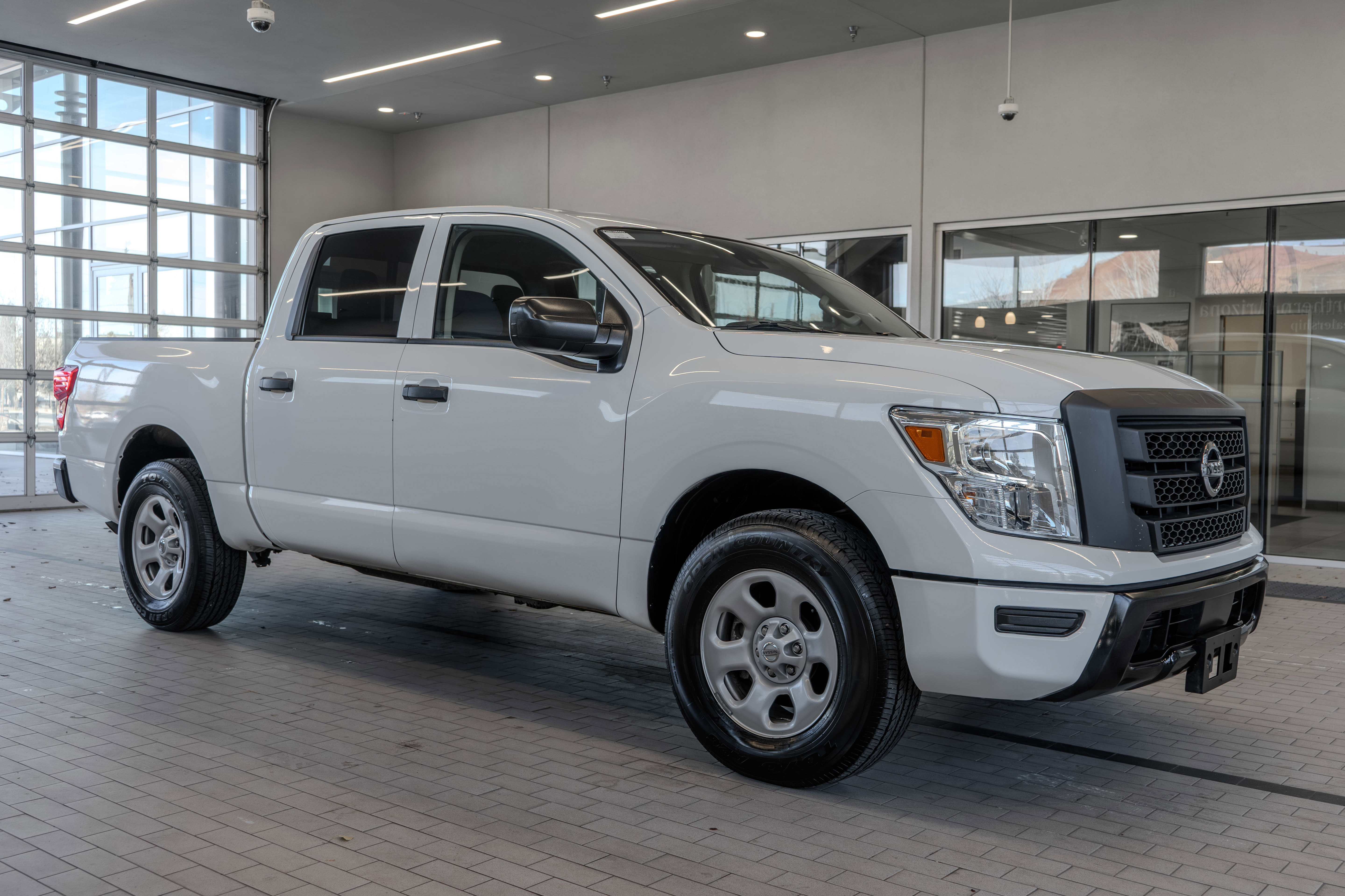 Used 2022 Nissan Titan S w/ S Utility Package image 11