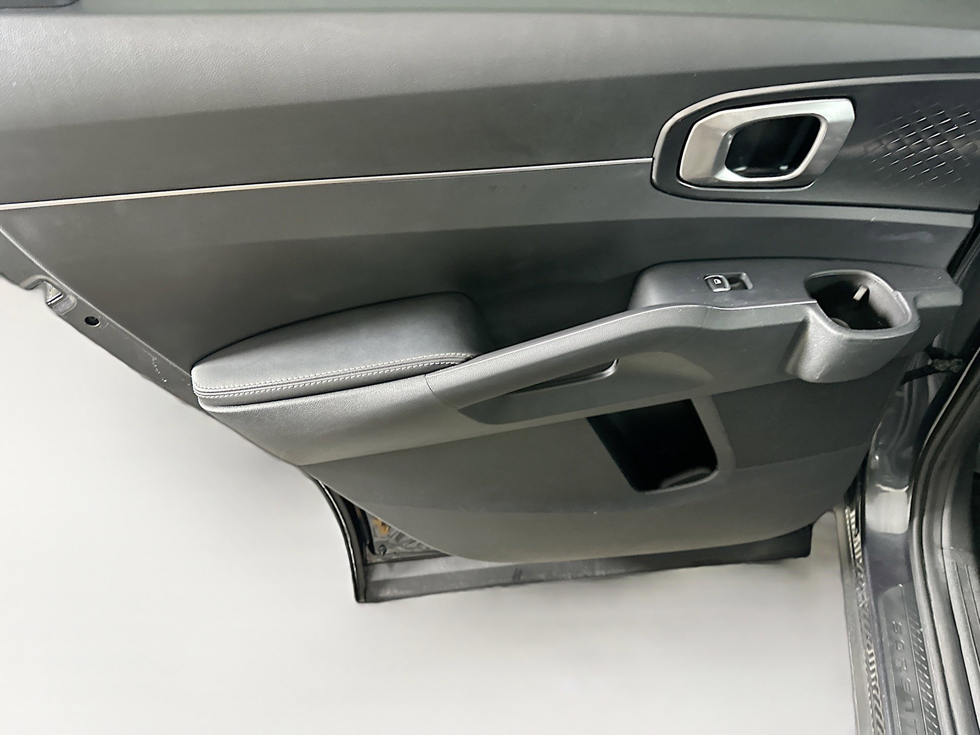 Used 2024 Kia Sorento S image 26